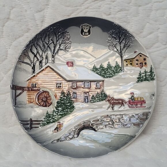 VTG E&R Golden Crown West Germany Winter Scene Plates Set of Two 9 Inch 1950s - Picture 2 of 12